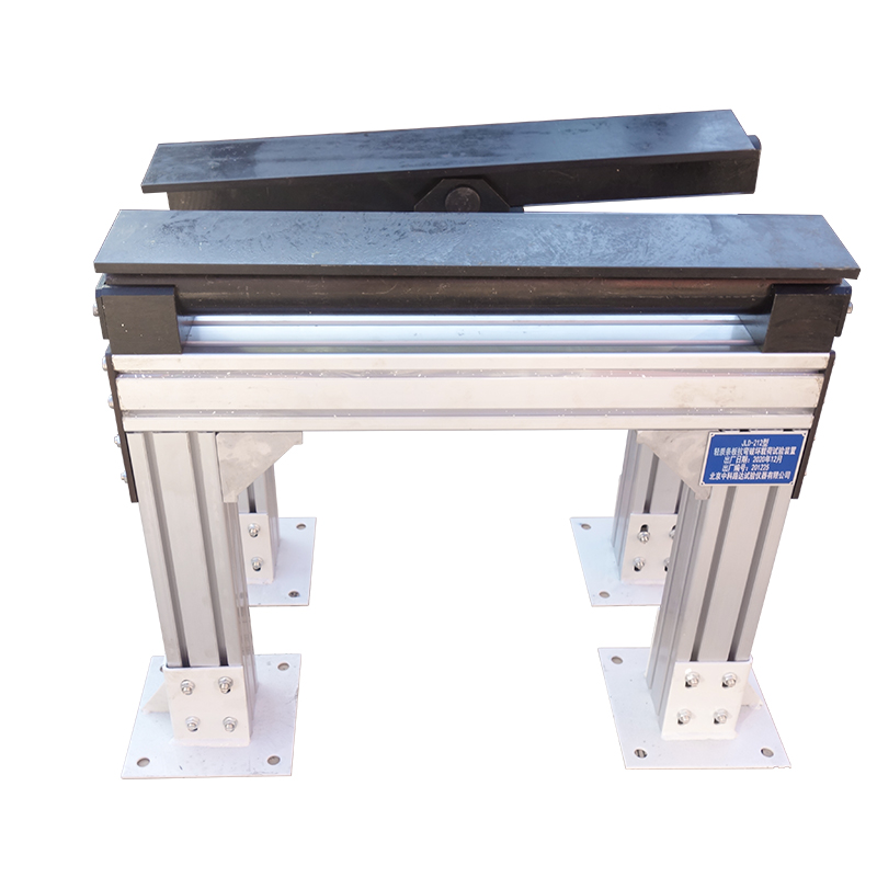 輕質(zhì)條板抗彎破壞載荷試驗(yàn)裝置