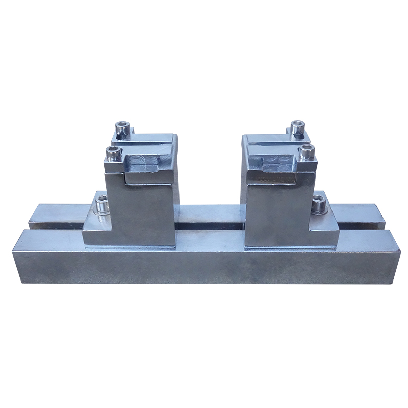 定向纖維增強(qiáng)聚合物基復(fù)合材料彎曲試驗裝置